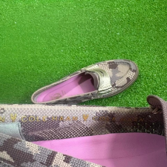 Cole Haan Women's 8B Grand OS Purple Camo Pinch Weekender Penny Loafers Slip On - Picture 7 of 8